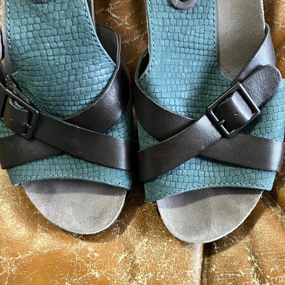 Dansko Dominique brown Teal Strappy Block Heel Sandals 38 7 - Picture 9 of 11
